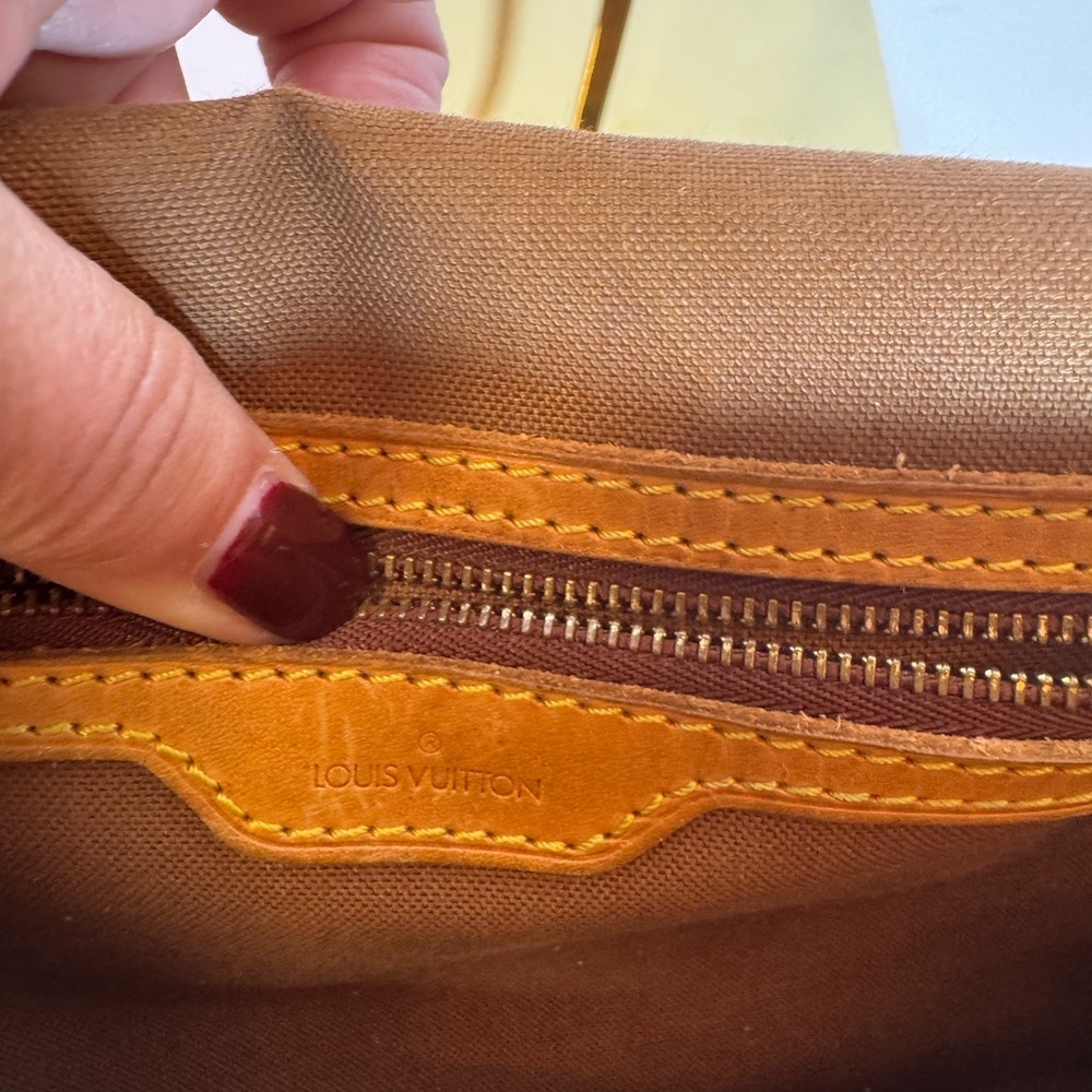 Louis Vuitton Sac Gibeciere  Crossbody - Picture 14 of 15